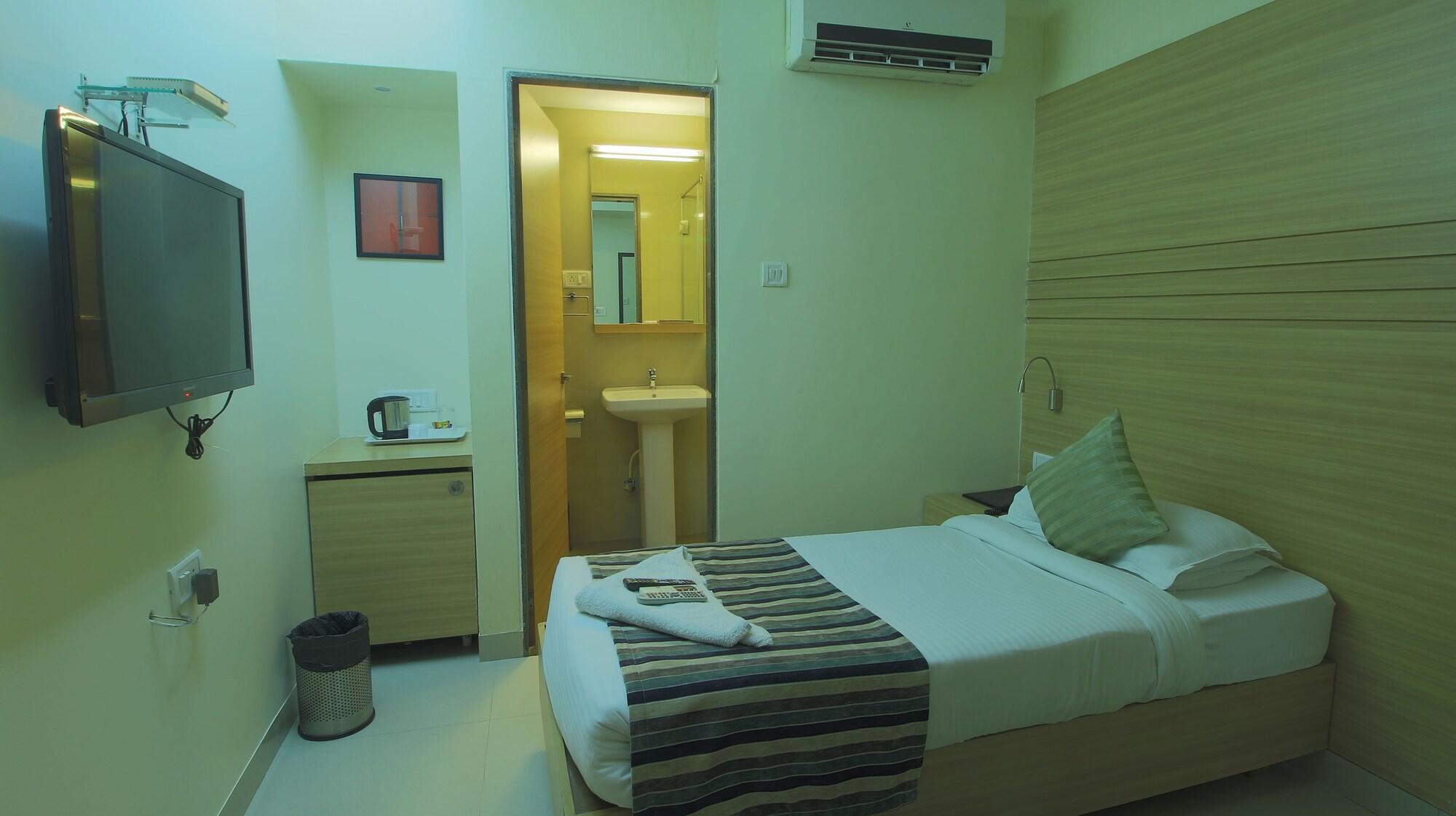 Hotel Concord Galaxy Мумбай Екстериор снимка