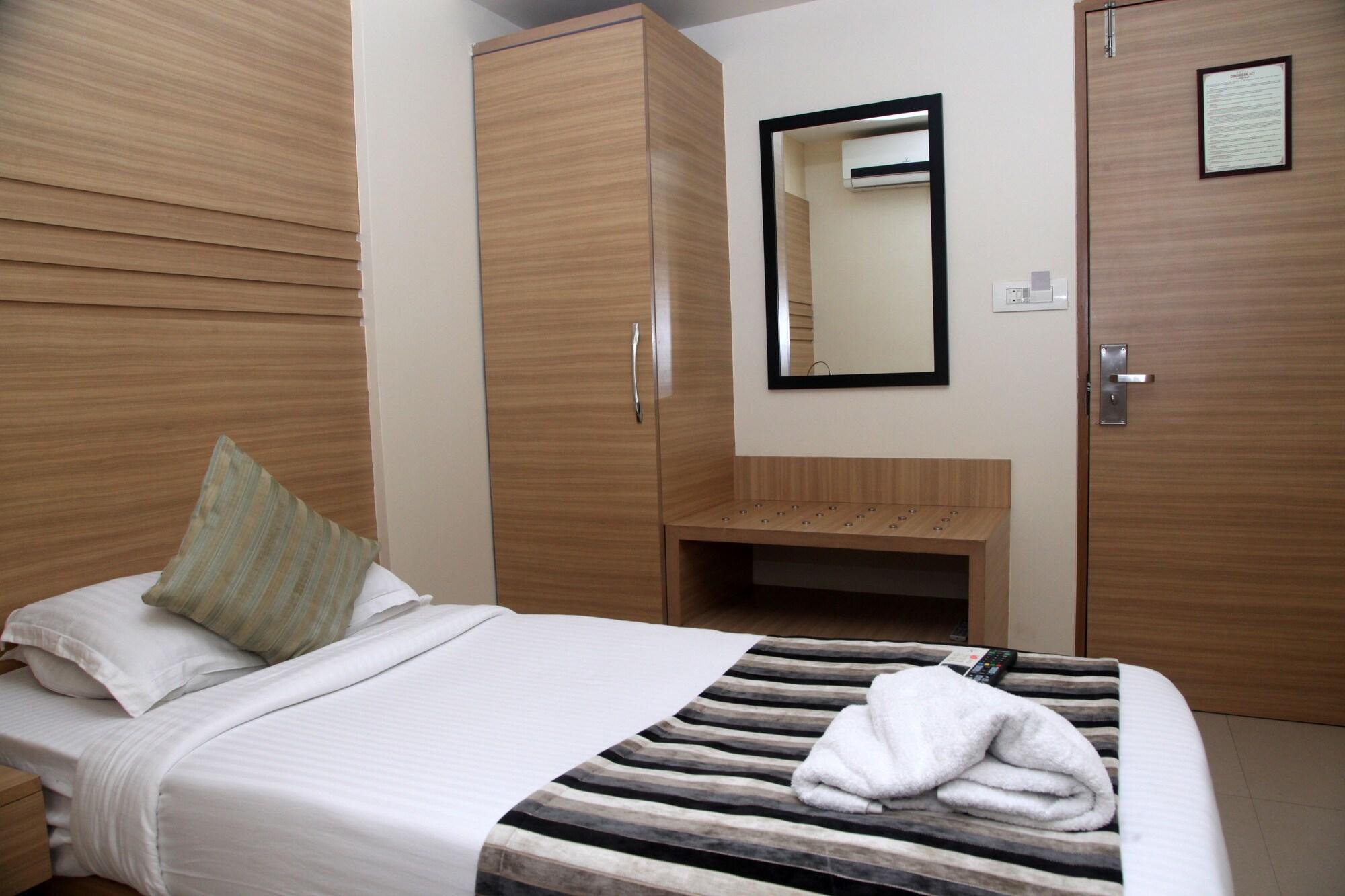 Hotel Concord Galaxy Мумбай Екстериор снимка