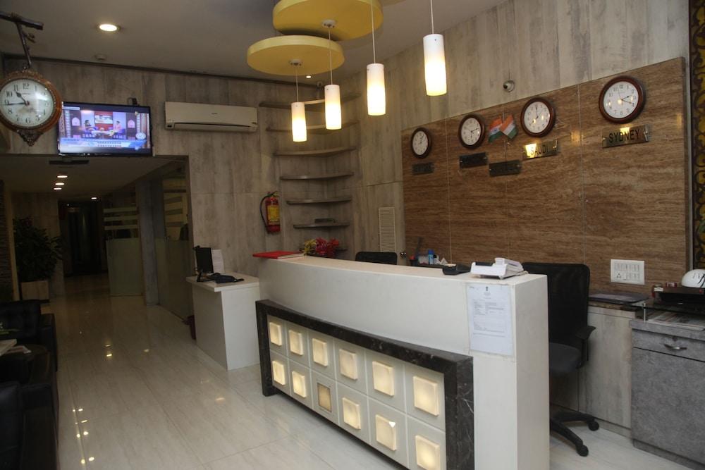 Hotel Concord Galaxy Мумбай Екстериор снимка