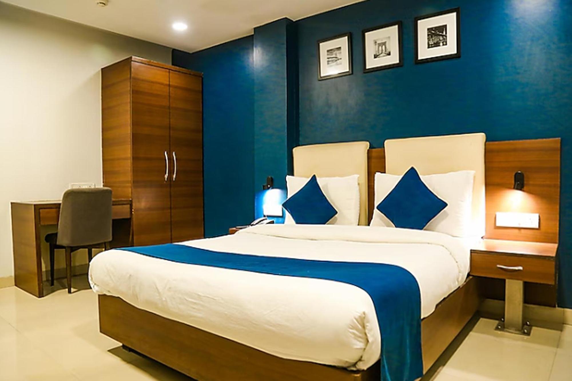 Hotel Concord Galaxy Мумбай Екстериор снимка