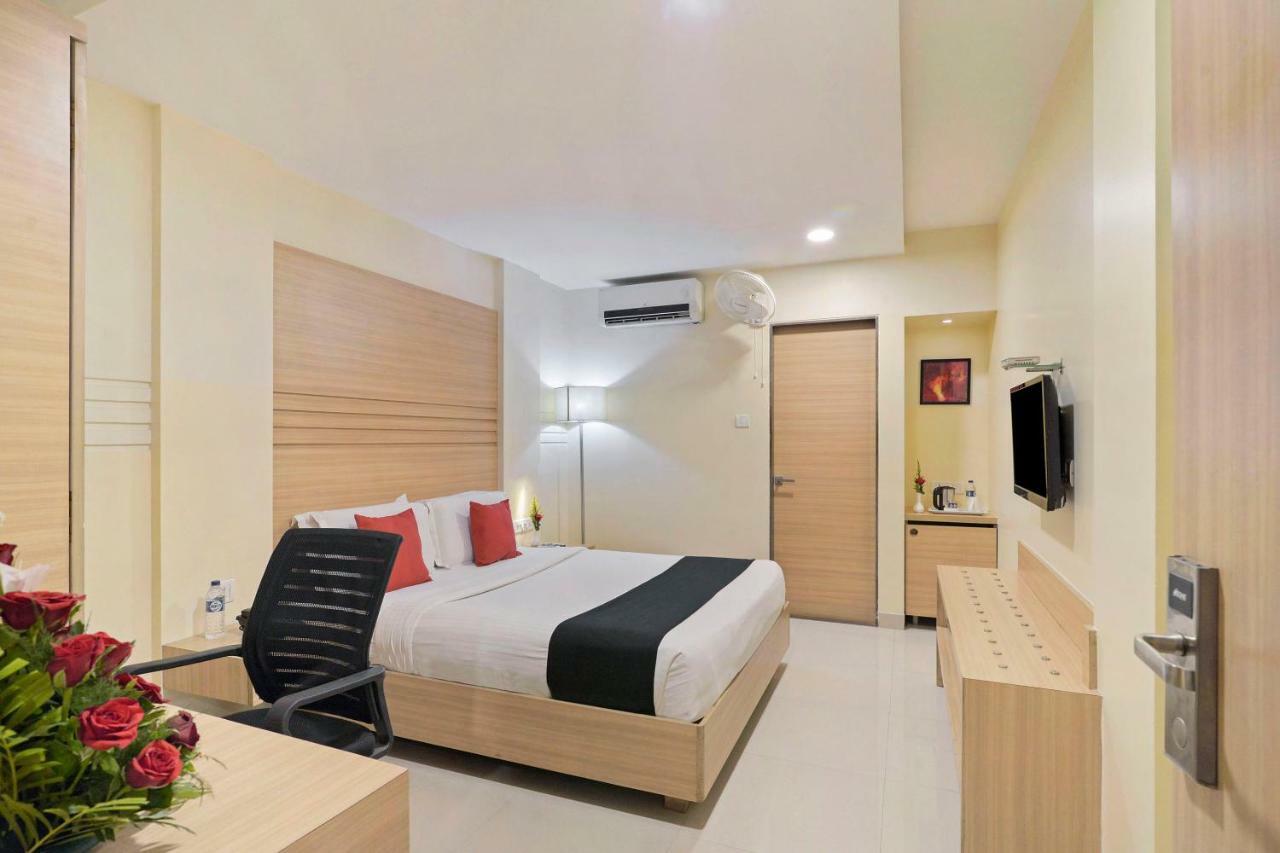 Hotel Concord Galaxy Мумбай Екстериор снимка