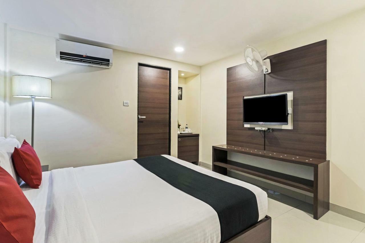 Hotel Concord Galaxy Мумбай Екстериор снимка