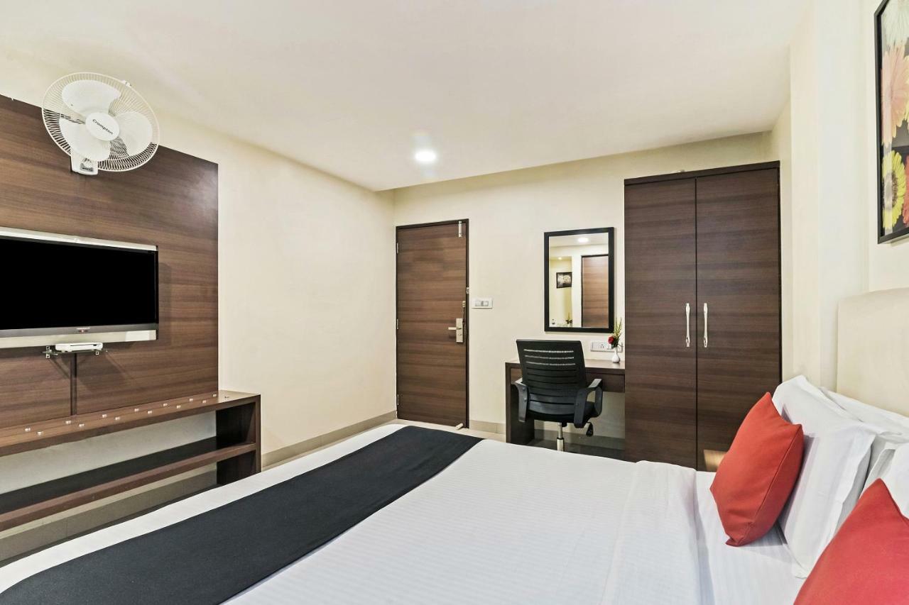 Hotel Concord Galaxy Мумбай Екстериор снимка