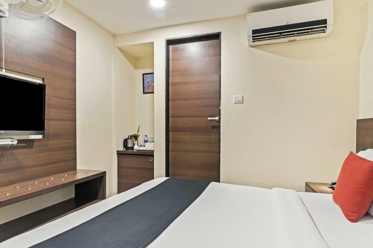 Hotel Concord Galaxy Мумбай Екстериор снимка