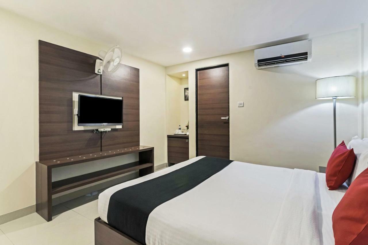 Hotel Concord Galaxy Мумбай Екстериор снимка