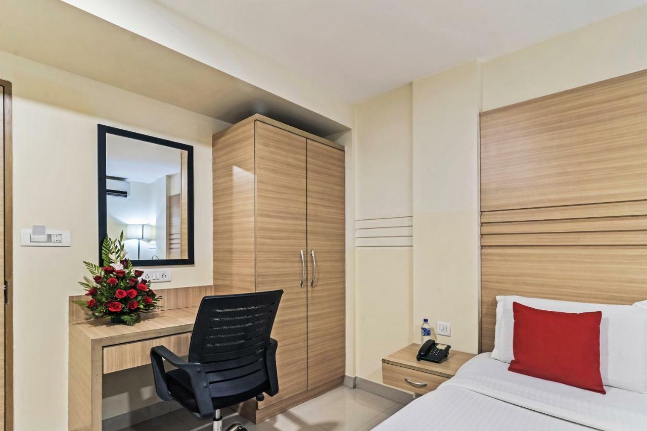 Hotel Concord Galaxy Мумбай Екстериор снимка