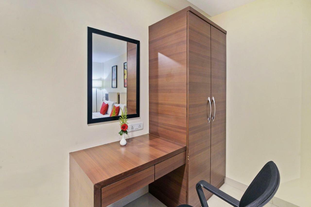 Hotel Concord Galaxy Мумбай Екстериор снимка