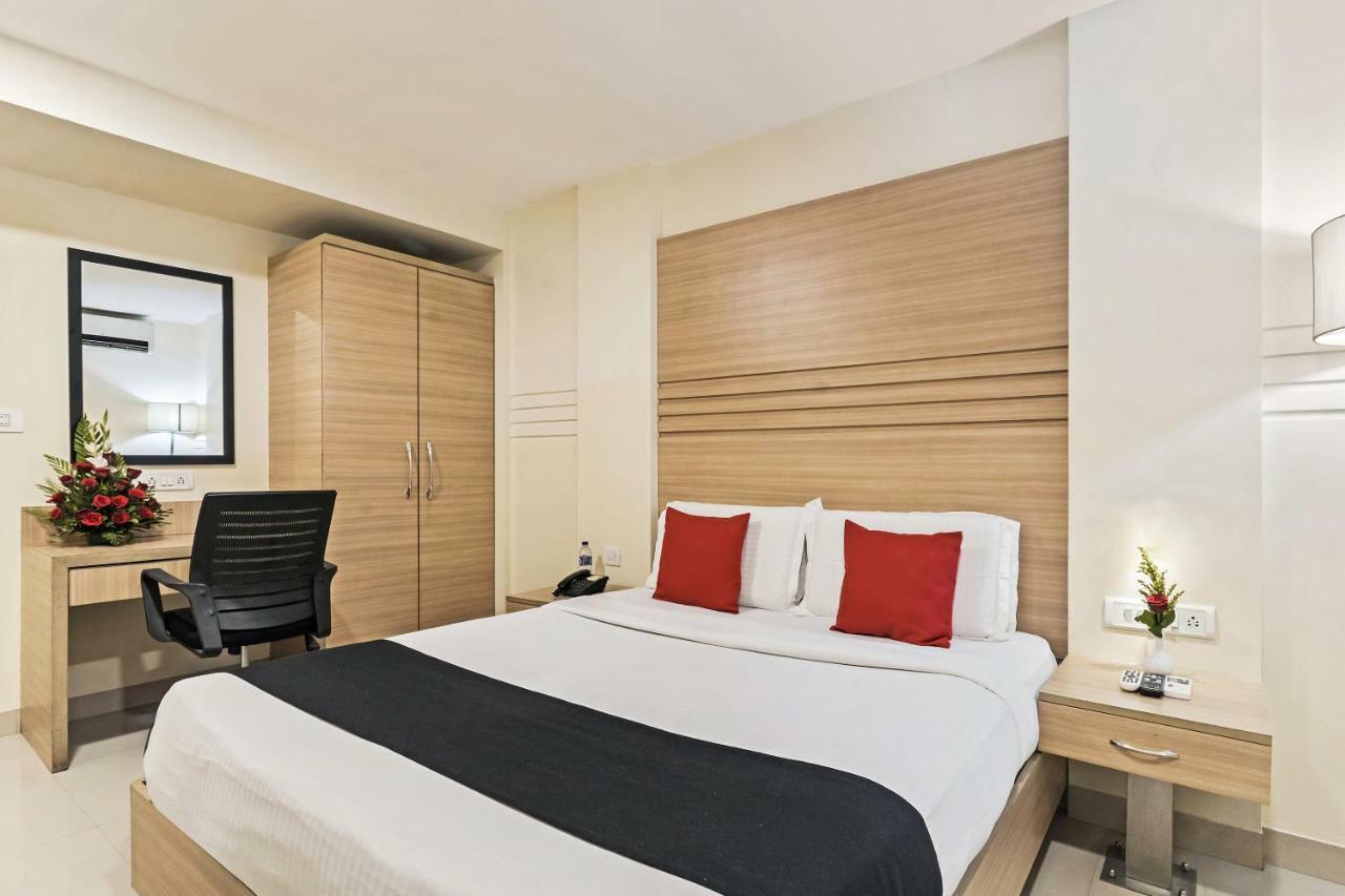 Hotel Concord Galaxy Мумбай Екстериор снимка